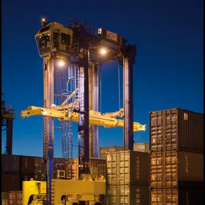Konecranes Straddle Carrier Night