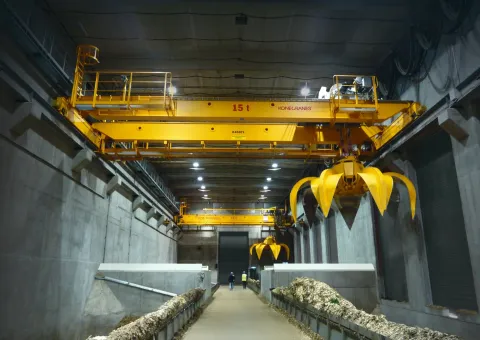 抓鬥式(shi)起重(zhong)機(jī)